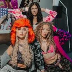 MODELKI & VŁODARSKI