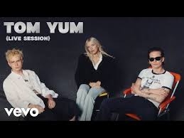 DARIA ZAWIAŁOW & KACPERCZYK