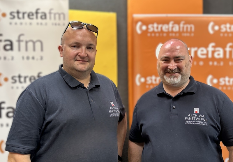 Tomasz Matuszak i Maciej Hubka z Archiwum Państwowego w Piotrkowie